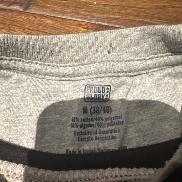 Men’s modern cropped fit crewneck with minimalistic design - Picture 2 of 2